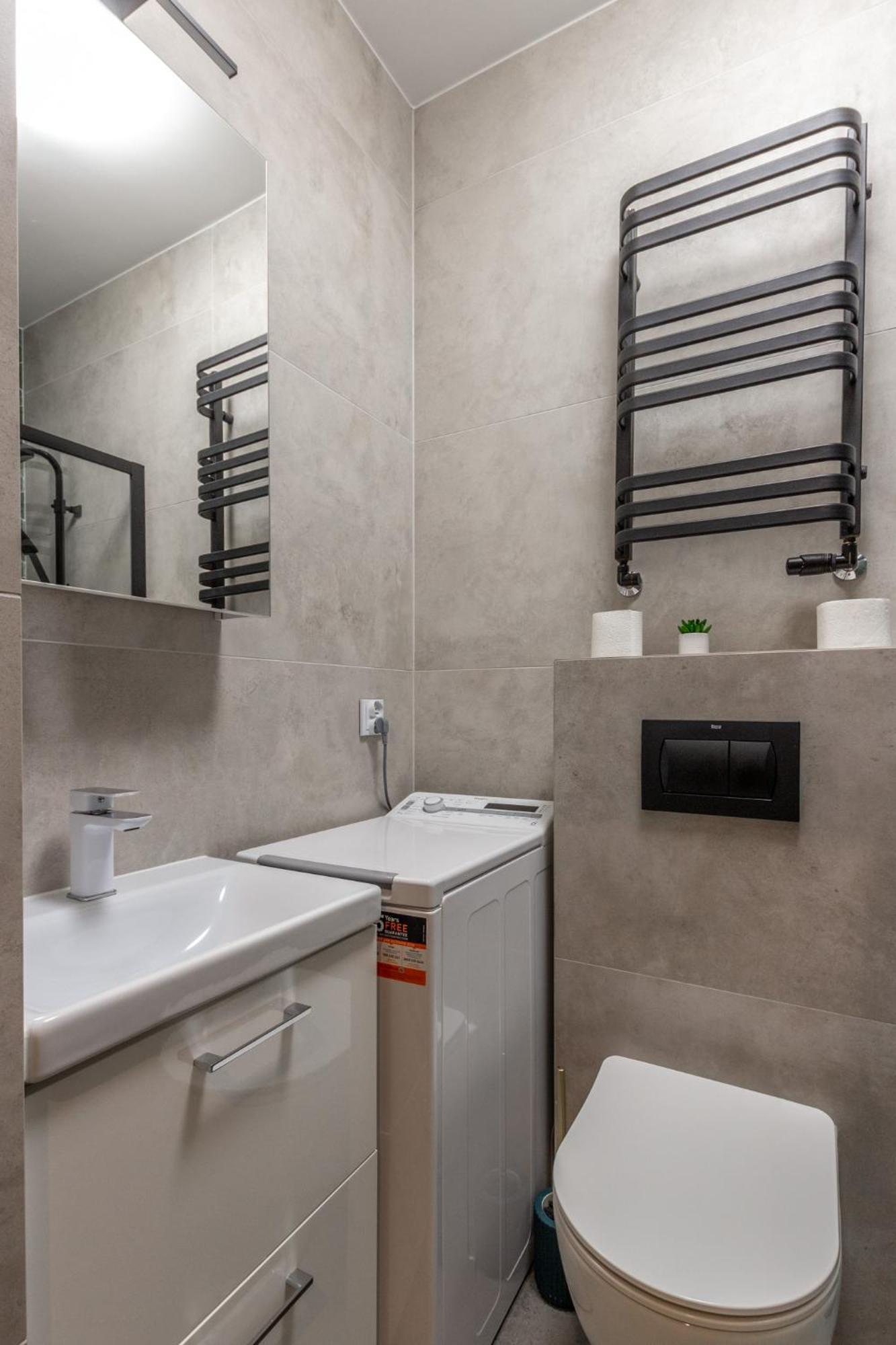 Chill Apartments Central Station คาโตวีตเซ ภายนอก รูปภาพ