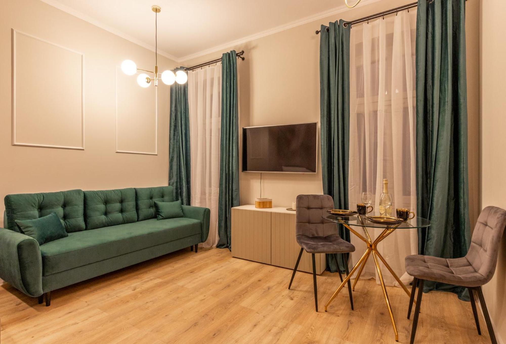 Chill Apartments Central Station คาโตวีตเซ ภายนอก รูปภาพ